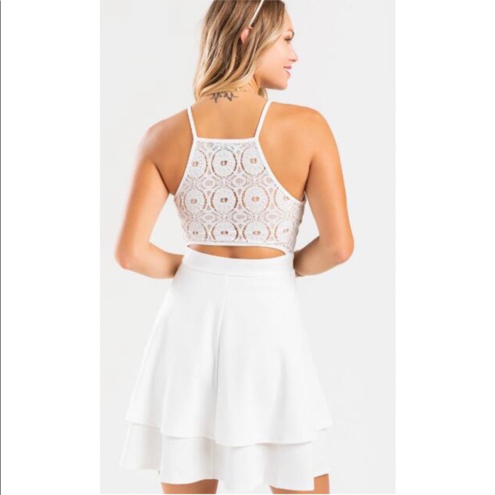 Francesca’s-White LASER CUT TIERED MINI DRESS (S)